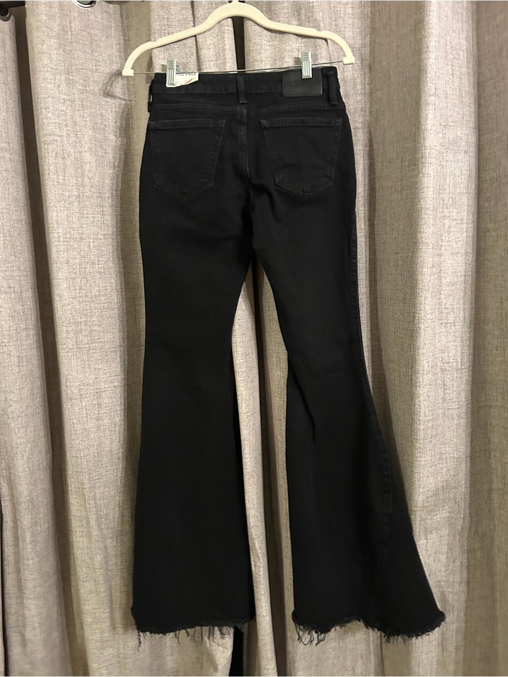 36. We The Free Emre Low-Rise
Flare Jeans 26 & 27 - Picture 10 of 16